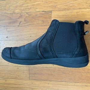 Black Earth origines womens booties size 8.5